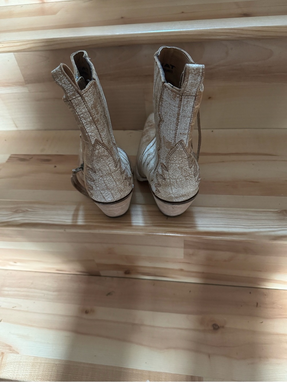 Ariat Distressed Croc-Embossed Tan & Cream Ankle Cowboy Boots - Picture 3 of 4